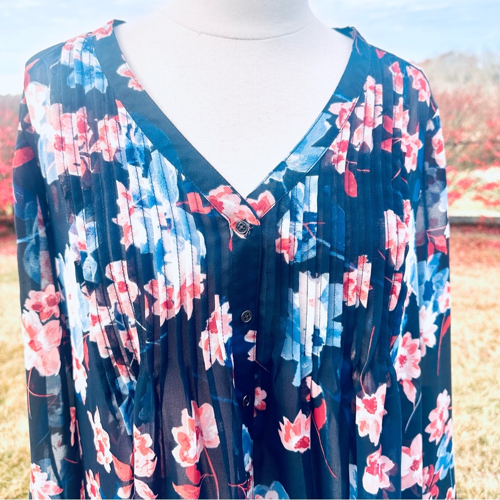 A Pea In The Pod Sheer Floral Button Down Maternity Blouse Size L - Picture 6 of 15